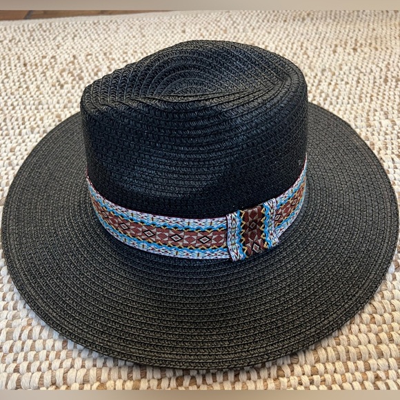 Do Everything in Love Black Sun Hat One Size New - Picture 1 of 9